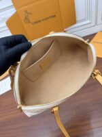 Louis Vuitton 精緻版 Papillon 半月肩背包 優雅百搭 法式奢華M2A457