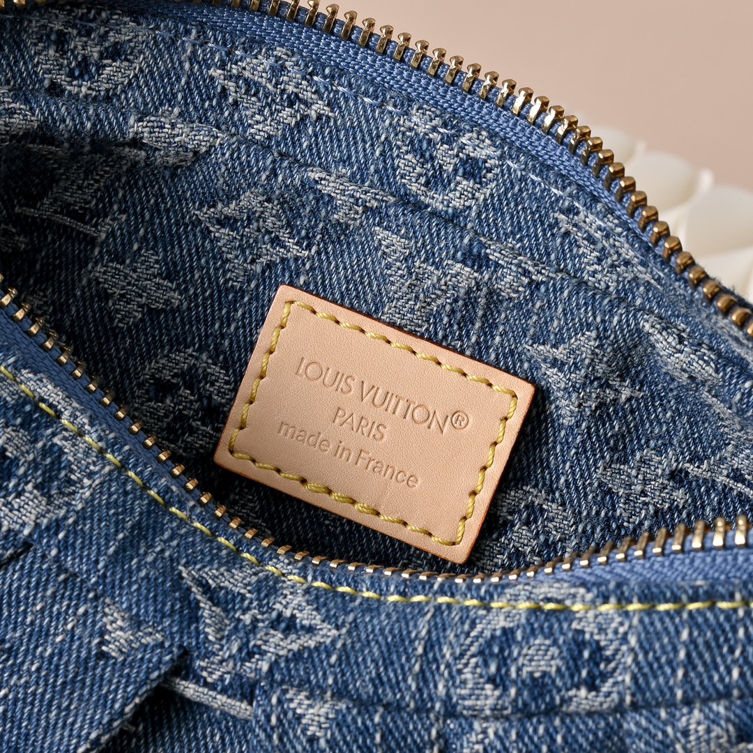 Louis Vuitton 超A貨 丹寧皺褶肩背包 老花元素拼接 新款 都會輕奢M83043