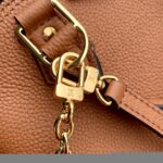 Louis Vuitton 精緻版 手提鏈條迷你包 經典壓紋設計 百搭款 法式奢華M29445