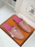 Hermès 精品仿製 Kelly扣穆勒鞋 鱷魚壓紋設計 優雅質感 新款 法式奢華