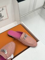 Hermès 精品仿製 Kelly扣穆勒鞋 鱷魚壓紋設計 優雅質感 新款 法式奢華