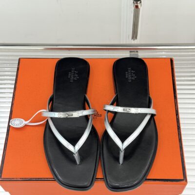 Hermès 頂級版本 涼鞋 人字拖設計 Kelly金屬扣 細帶極簡高級感