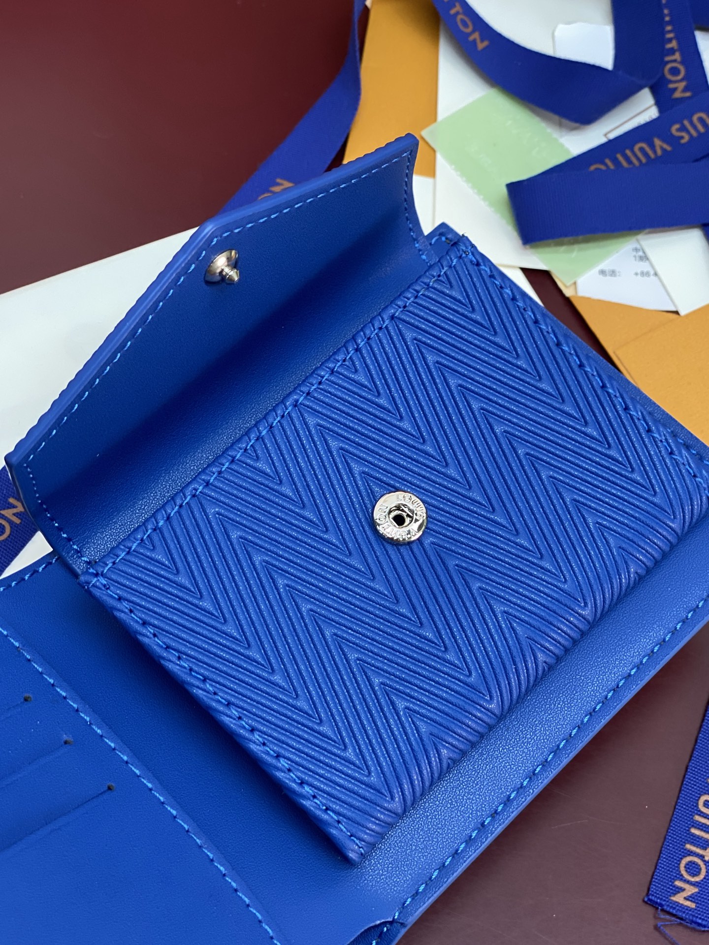 路易威登 精緻版 橙色Logo護照套 新款 都會輕奢 M2A448