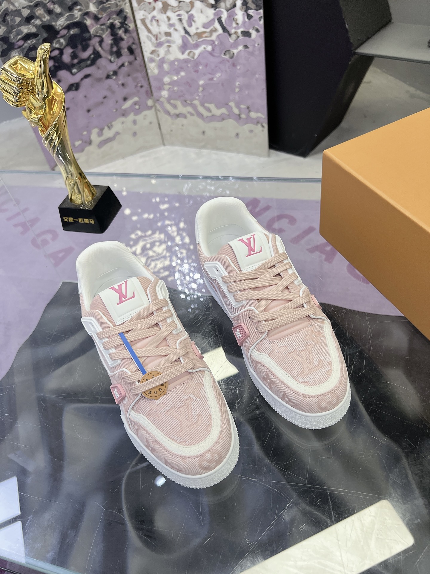 Louis Vuitton 精緻版低筒運動鞋 百搭新款 日系簡約