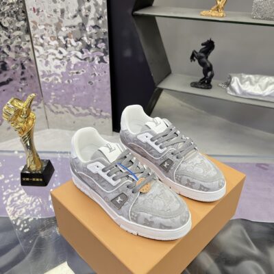 Louis Vuitton 精緻版低筒運動鞋 質感佳 都會輕奢