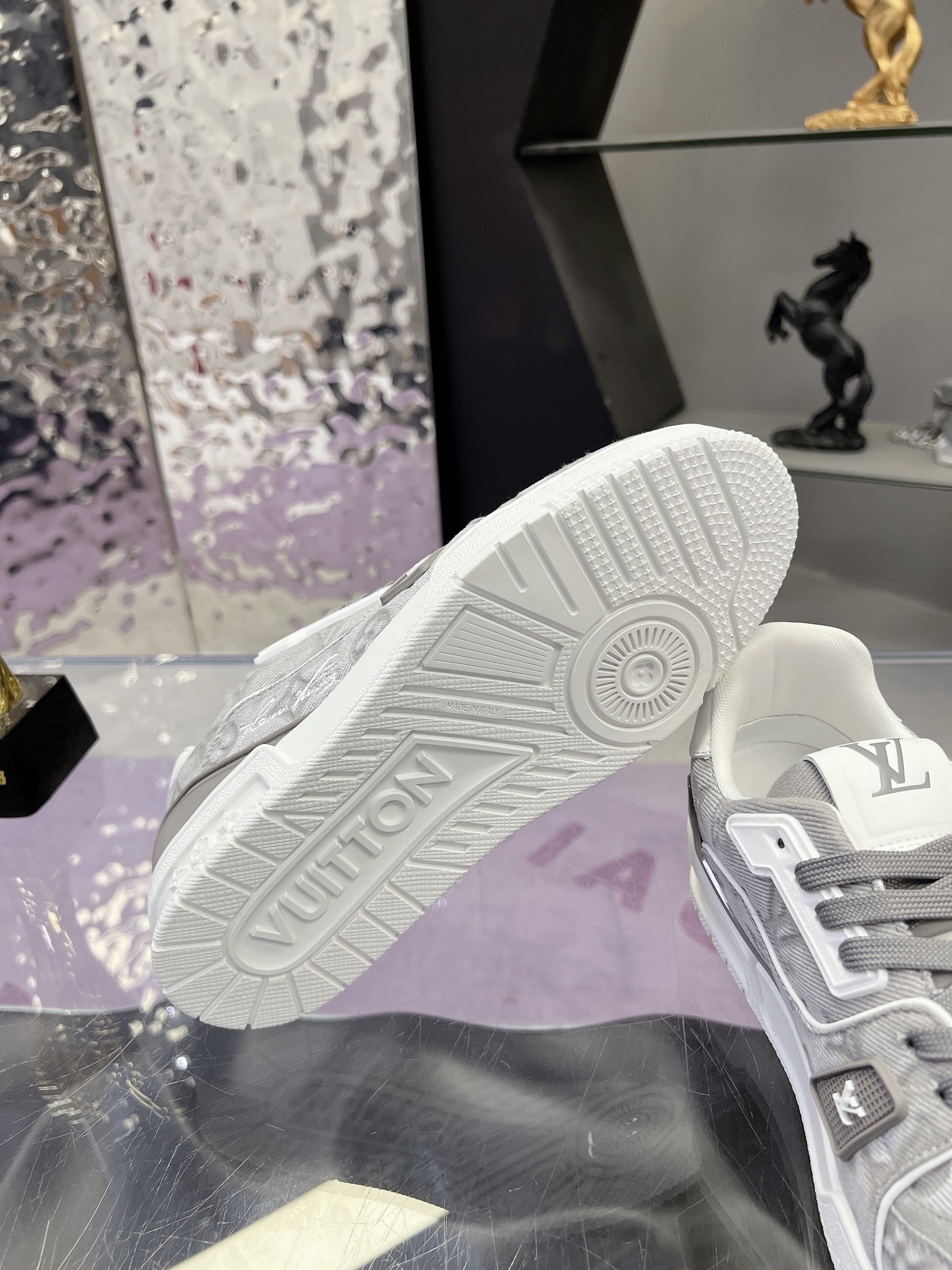 Louis Vuitton 精緻版低筒運動鞋 質感佳 都會輕奢