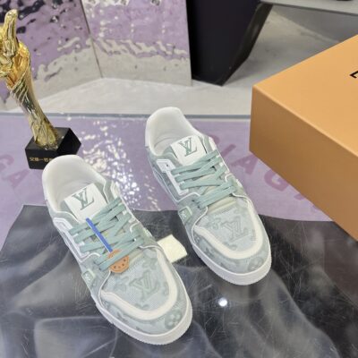 Louis Vuitton 精緻版低筒運動鞋 耐看人氣 都會輕奢