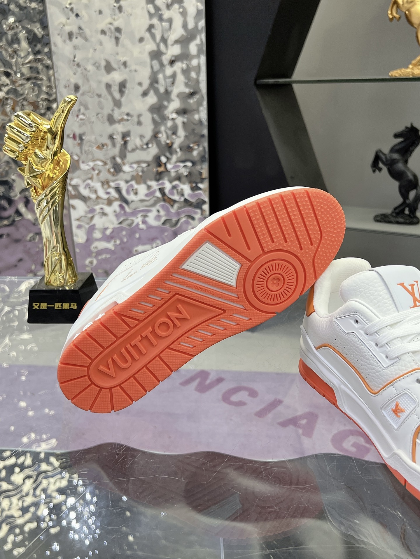 Louis Vuitton 精緻版低筒運動鞋 人氣百搭 街頭時尚