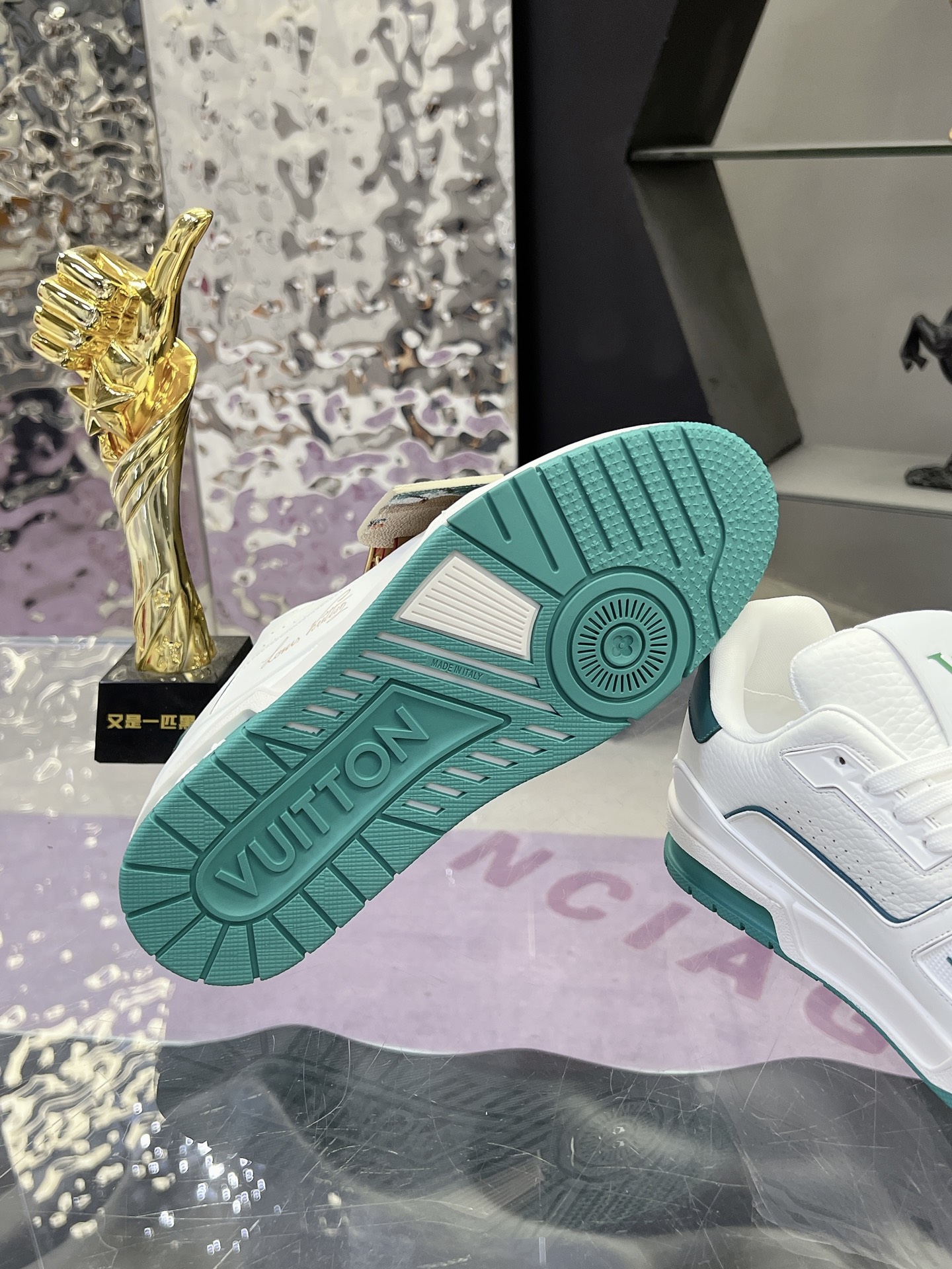 Louis Vuitton 精緻版低筒運動鞋 限定耐看 法式奢華
