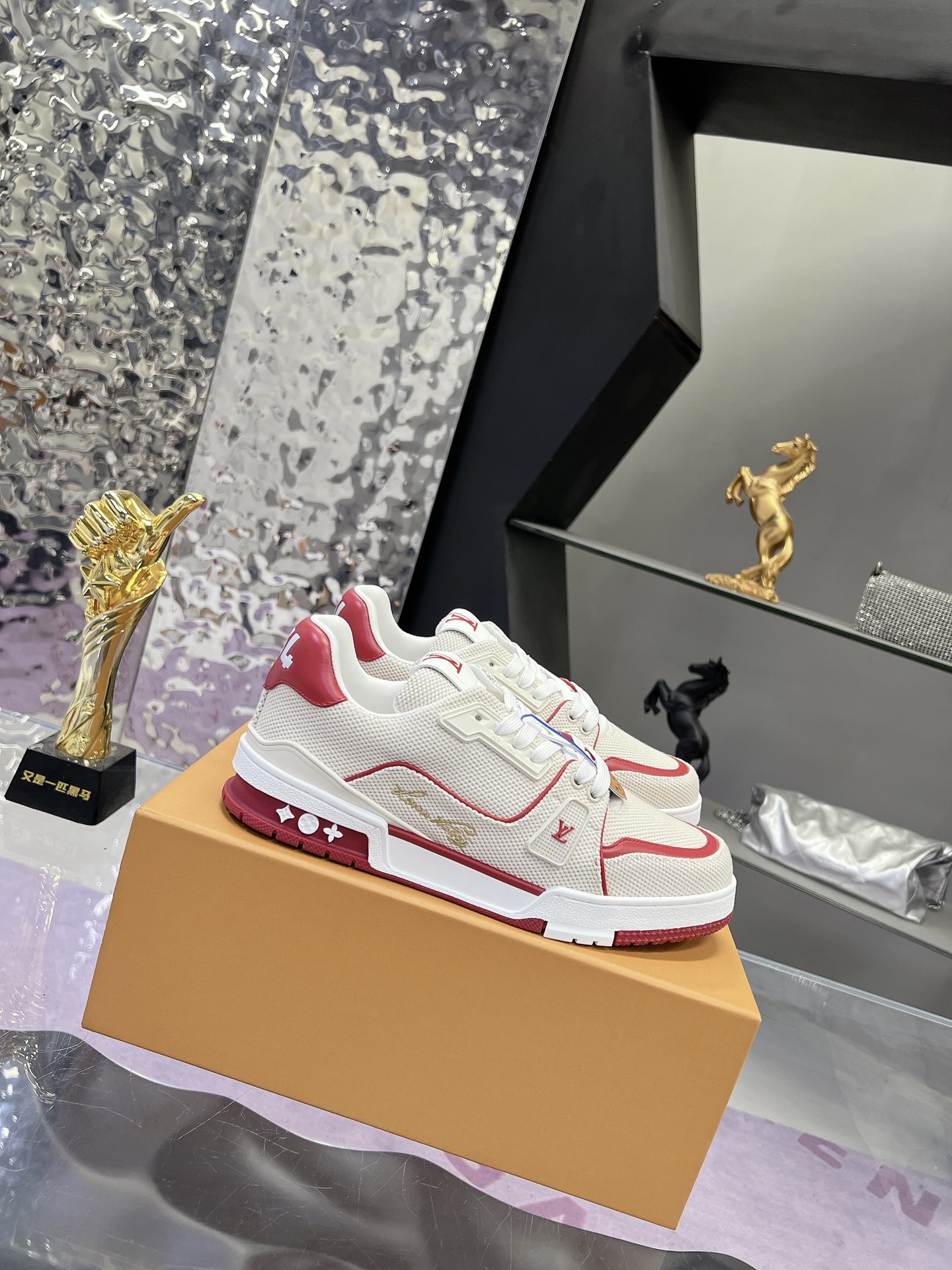 Louis Vuitton 精緻版低筒運動鞋 人氣百搭 日系簡約