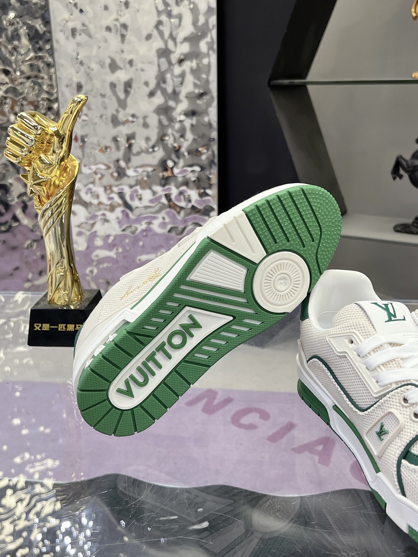 Louis Vuitton 精緻版低筒運動鞋 限定質感佳 日系簡約