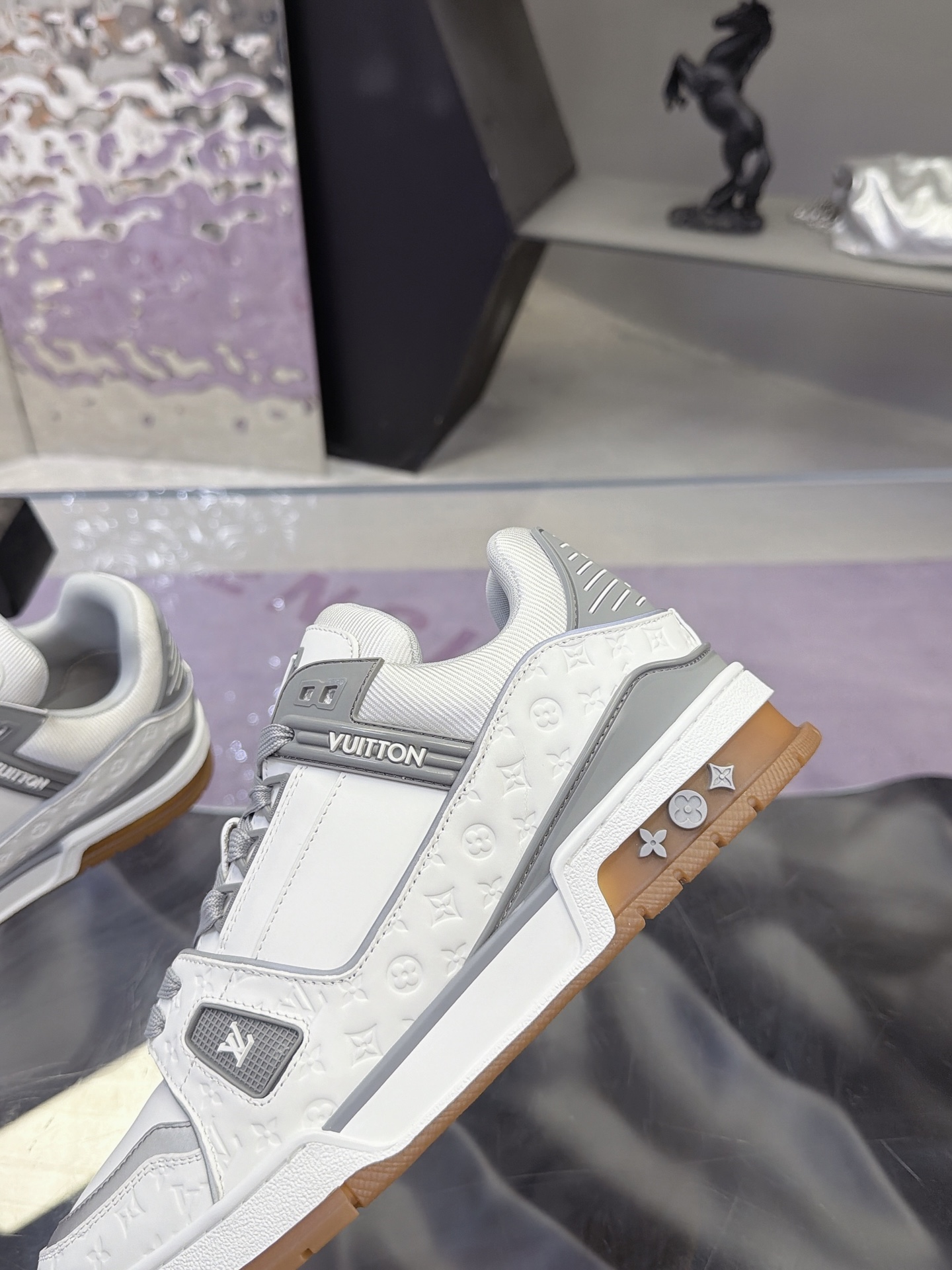 Louis Vuitton 精緻版低筒運動鞋 耐看限定 都會輕奢