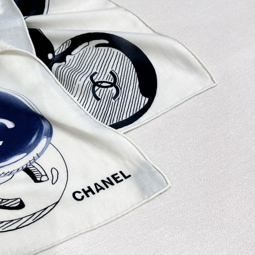 CHANEL 雙C藝術印花絲巾圍巾 頂級 2026 做工精良 精品穿搭 法式奢華