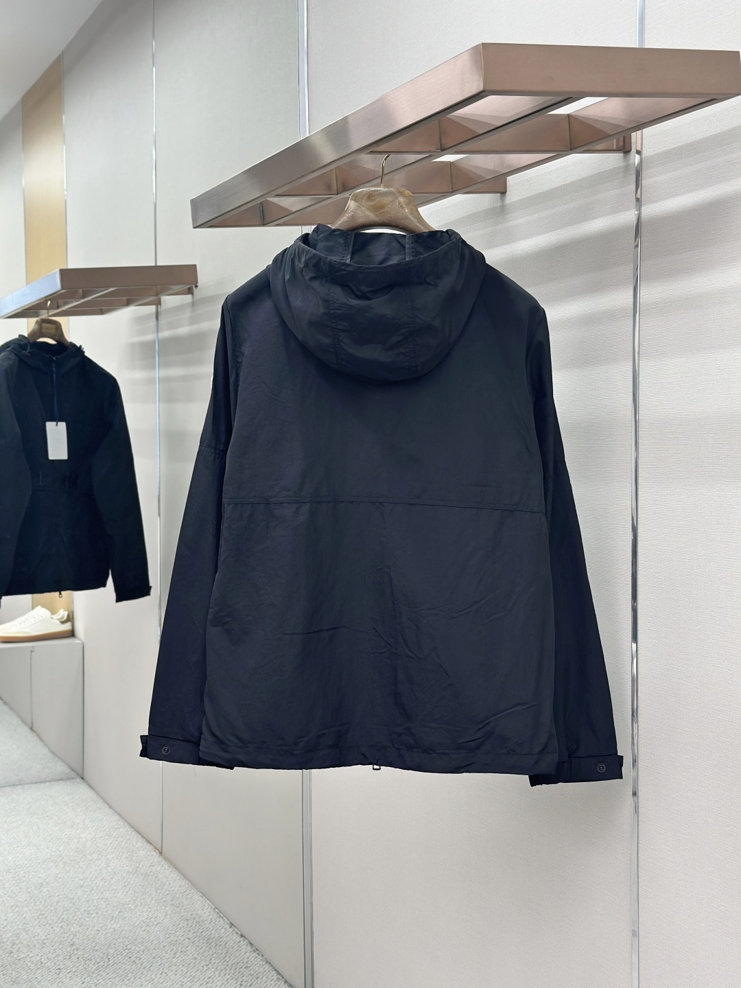 蒙口 一比一 黑色連帽刺繡字母機能風衣外套 限定都會輕奢