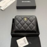 CHANEL 高仿經典菱格拉鍊短夾 2026 黑色粒面牛皮短夾 精品皮夾推薦