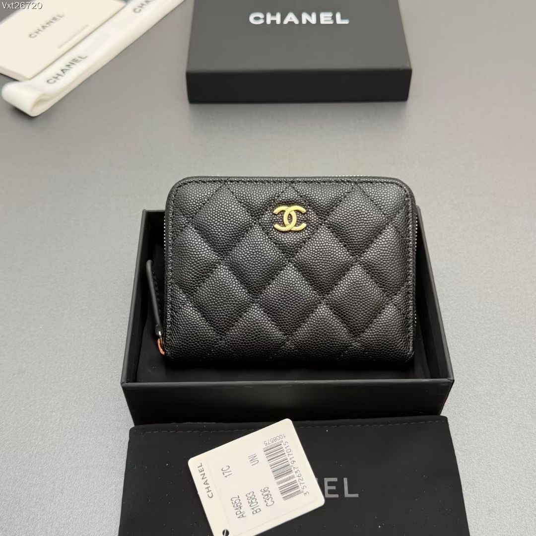 CHANEL 高仿經典菱格拉鍊短夾 2026 黑色粒面牛皮短夾 精品皮夾推薦