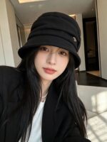 CHANEL 頂級黑色雙C羊毛漁夫帽 2026 秋冬百搭帽款 法式優雅穿搭推薦