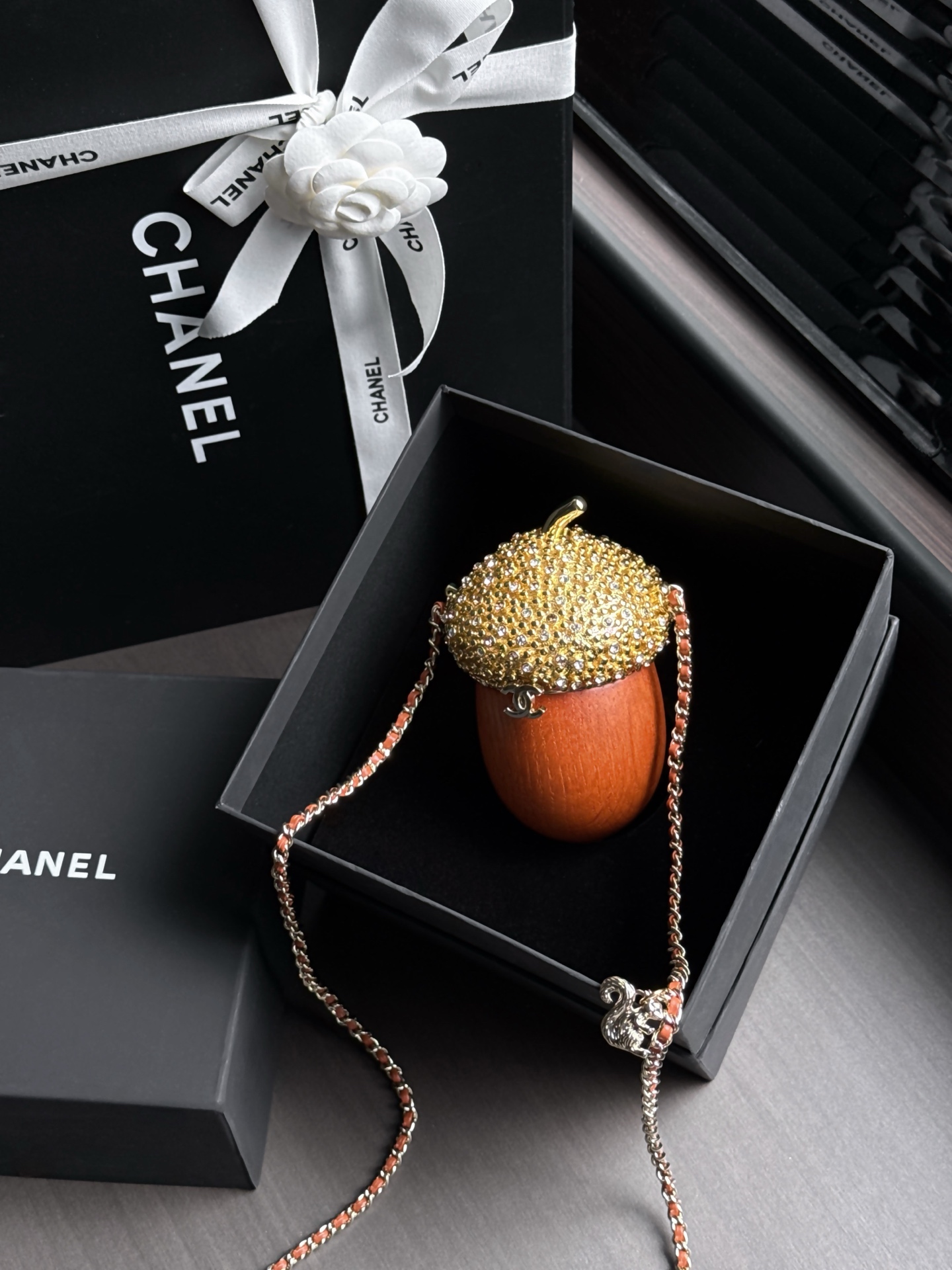 CHANEL 高仿網站松果造型晚宴鏈條包 精緻版 2026 品質細緻耐用 奢華風 法式奢華