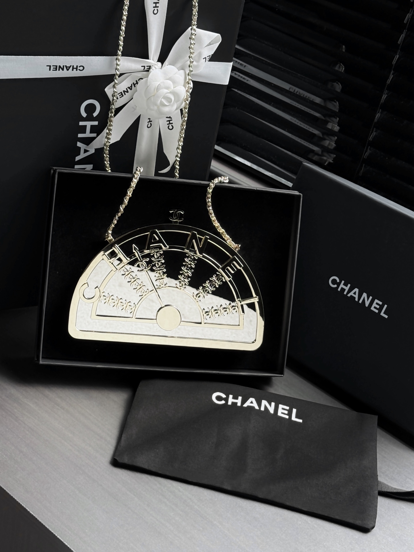 CHANEL 扇形晚宴鏈條包 一比一 2026 做工精良 百搭風 街頭時尚